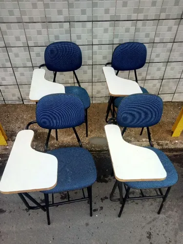 Cadeira pra estudar.
