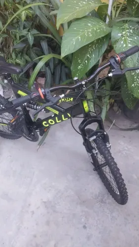 Bicicleta infantil aro 20, ideal para crianças de até 12 anos.