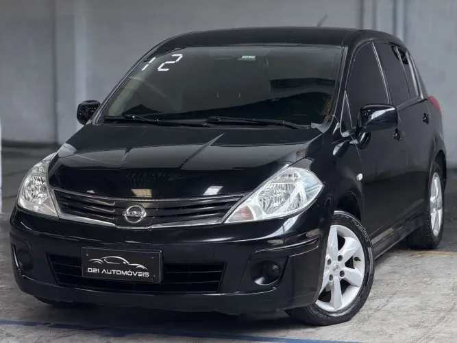 Nissan Tiida S 1.8/1.8 Flex 16V Mec. 2012
