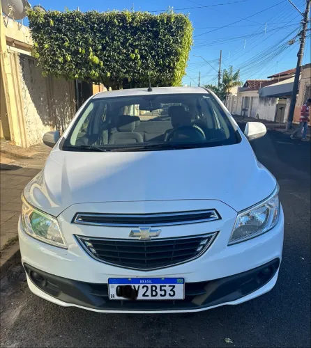 Chevrolet Onix Hatch LT 1.0 8V Flex Power Mec. 4P 2014