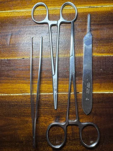 Kit de Tesouras e Pinças de Precisão em Aço Inox (8 Peças)