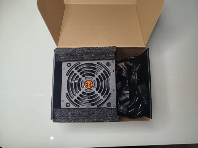 Fonte de alimentação TGT para PC modelo ATX 500w bivolt automático