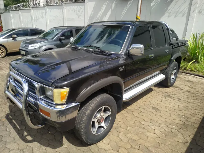Toyota Hilux CD SR5 4X4 2.8 Diesel 2000