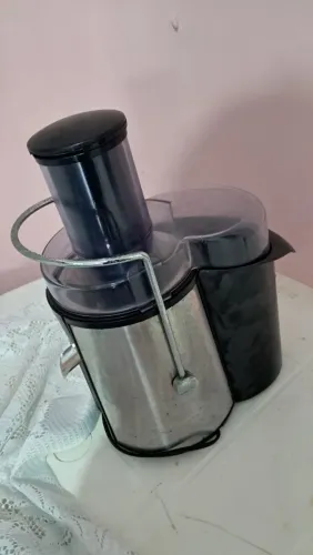 Vendo um centrífuga elétrico de frutas e verduras