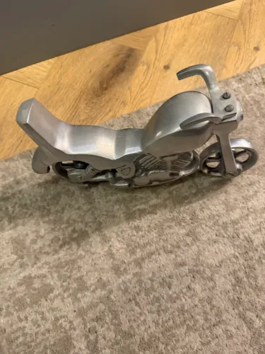 Escultura Decorativa Moto Custom em Alumínio Maciço - Estilo Industrial/Vintage