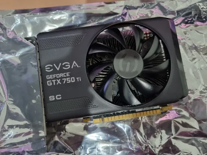 Placa de Vídeo nVIDIA EVGA GeForce GTX 750Ti - 2GB