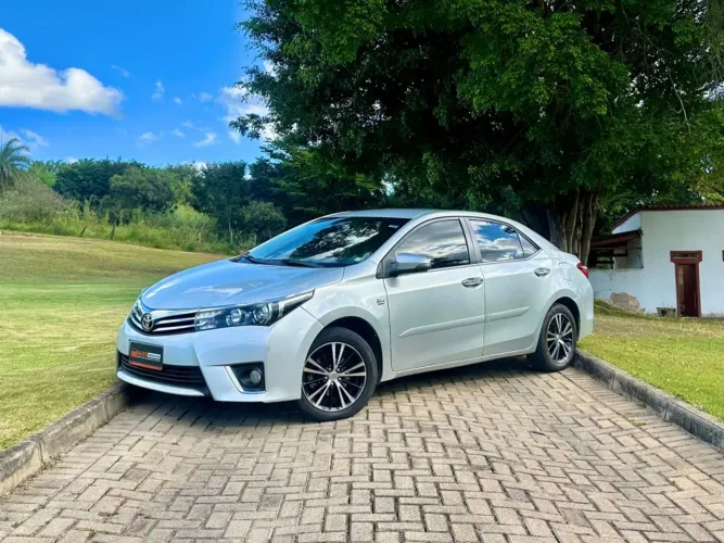 Toyota Corolla Altis 2.0 Flex 16V Aut. 2015