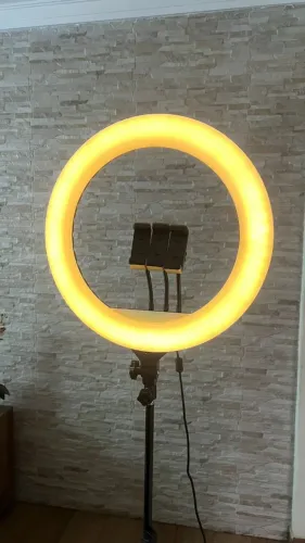Iluminador Led Ring ligh de 18 polegadas c/ suporte celulares e tripé
