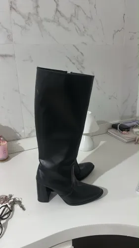 Vendo bota cano alto preta - tam 37