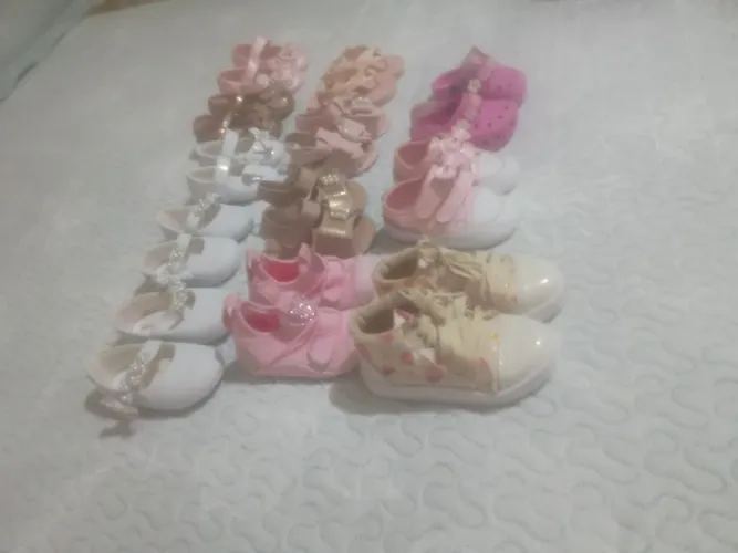 Vendo sapatinho de menina.