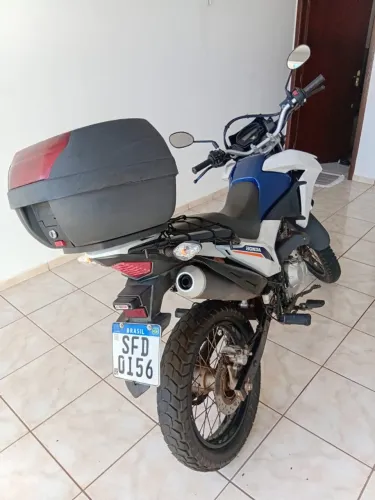 Vende-se Honda Bros 2024