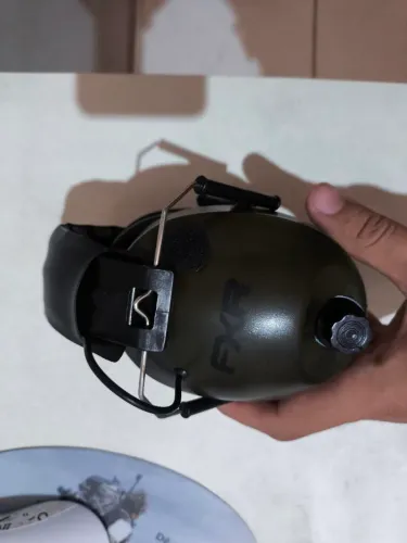 Abafador Eletrônico FXR Som e Ruído 28dB Verde Tiro Esportivo