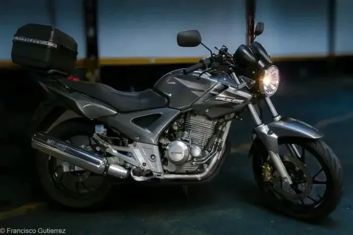 Twister CBX 250 2008
