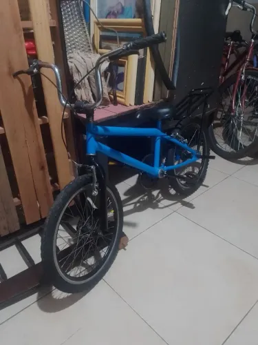 Bicicleta BMX/montadinha aro 20 