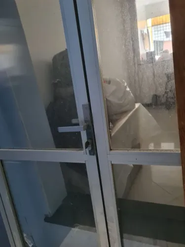 Vendo porta de vidro 