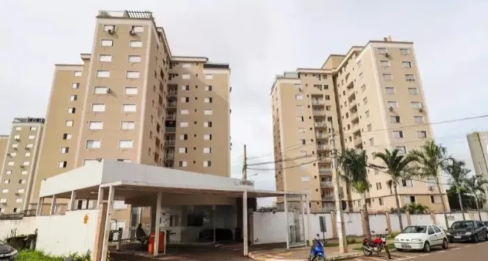 Alugo apartamento térreo com quintal 3 Quartos sendo 1 suíte - Condomínio Cheverny Setor G