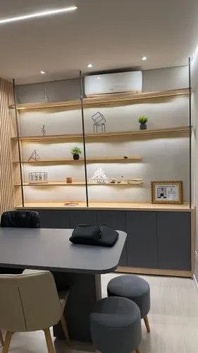 Sala Comercial Mobiliada para Locação no Dom Aquino - Excelente Visibilidade