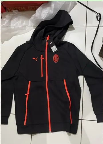 Blusão do milan original na entiqueta