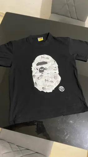 Kit de duas camisas da BAPE