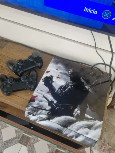 Ps 4 um tb mais 3 jogos fora os da conta valor 1400