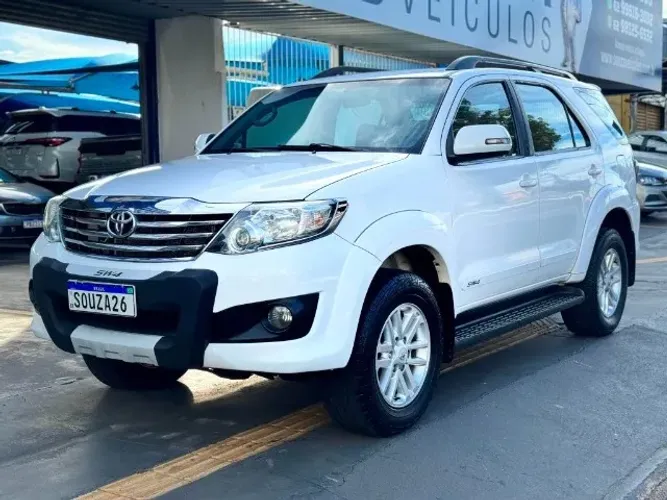 Toyota Hilux SW4 SR 4X2 2.7/ 2.7 Flex 16V Aut. 2015