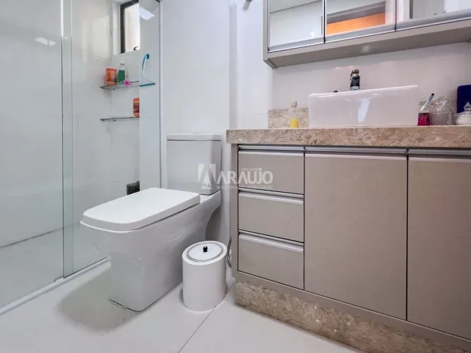Apartamento mobiliado com 3 suítes no Centro de Balneário Camboriú