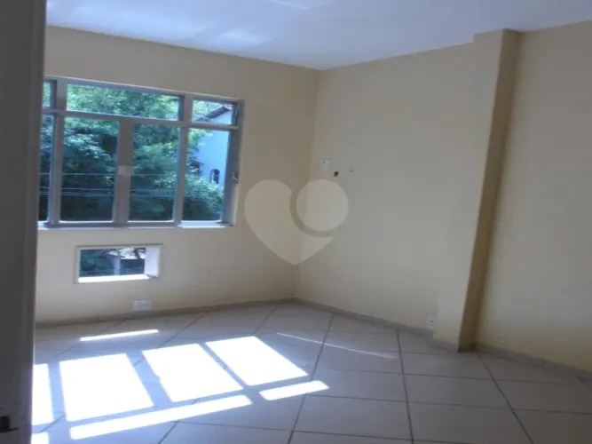 Apartamento à venda com 2 quartos no condomínio Edificio Claudia, Rio de Janeiro - RJ