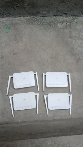 Lote fechado contendo 4 unidades da excelente ONT/Roteador **ZTE Multi Pro ZXHN F6201B