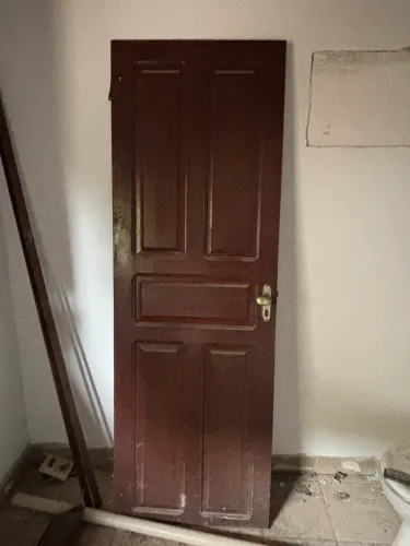 Vendo 5 janelas e uma porta de madeira jatobá