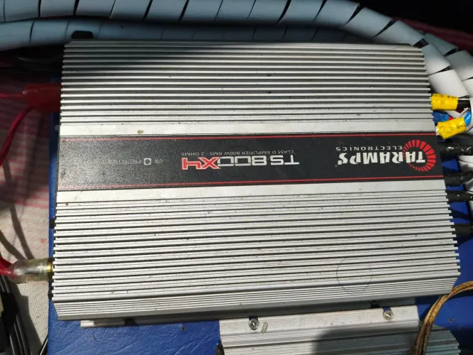 Módulo Taramps ts 800x4 e 2 alto falantes Bomber Upgrade 