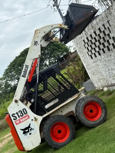 Bobcat S130 - Máquina de construção