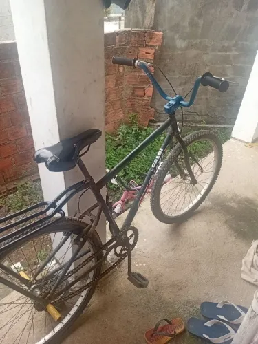 Vendo uma bicicleta pra vender logo 150 reais 