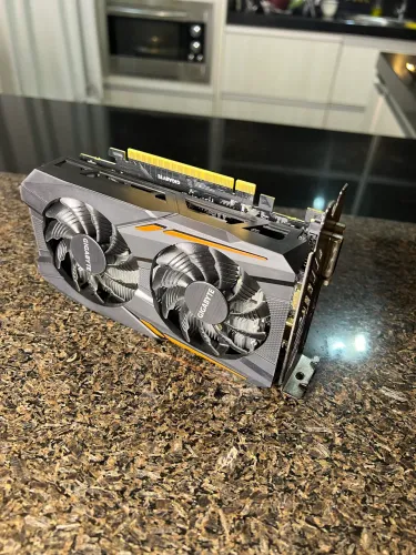? GTX 1050 Ti 4GB Gigabyte - Ótimo Estado