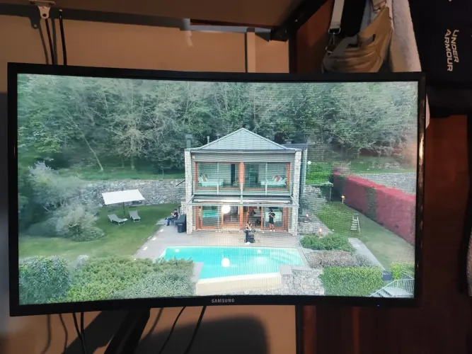 Monitor curvo Samsung 27 polegadas com braço articulado 