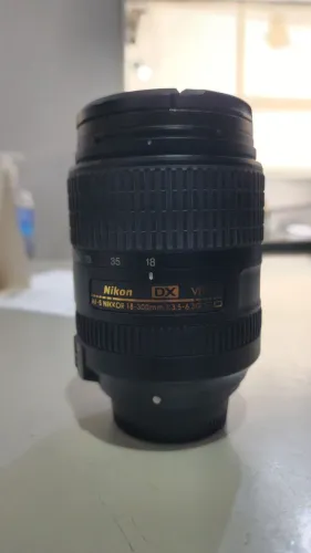 Lente Nikon Nikkor 18-300mm VR AF-S DX