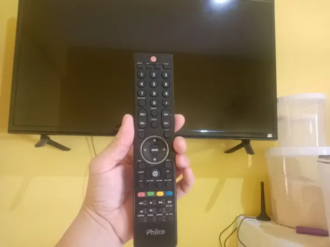 Vendo televisão led philco 32