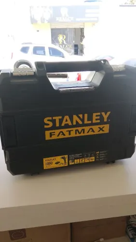 Vende-se uma furadeira e uma parafusadeira