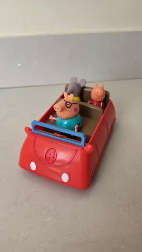 Carro Vermelho Peppa Pig Hasbro (Com Som/Música + Pilhas Grátis!)
