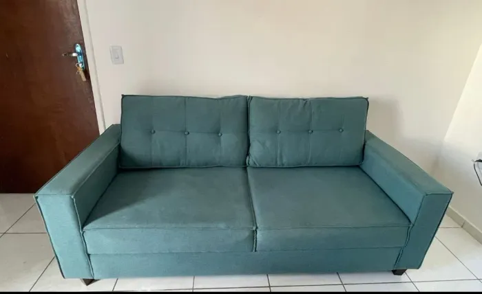 Sofá com 5 meses de uso .