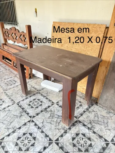 Mesa em madeira