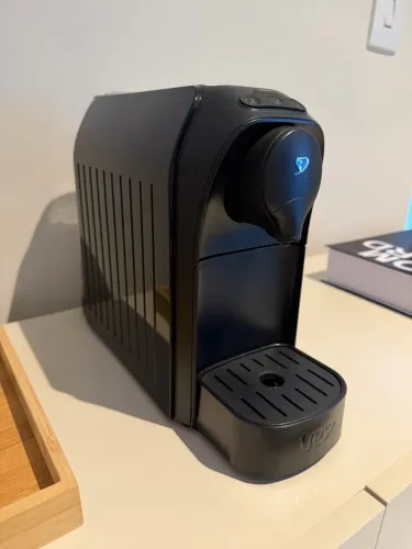 Cafeteira Cápsula TRES CORAÇÕES