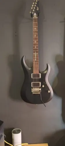 Guitarra Cort EVL Captadores EMG 81 e 85 ativos