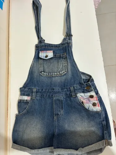 Macacão jardineira jeans Marisa 38