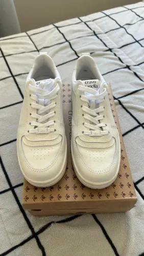 Tenis cravo e canela e Adidas