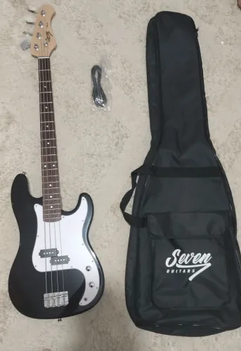 Baixo Precision 4 Cordas Passivo - Novo, Nunca Usado
