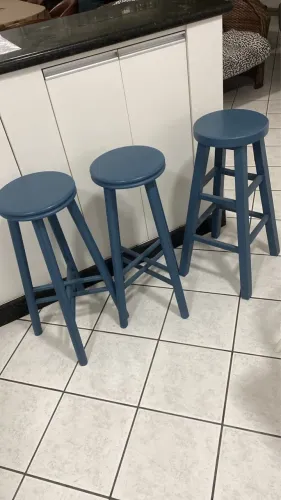 Banquetas altas em madeira