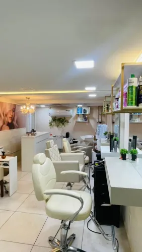 Salão de beleza pra alugar ou vender com tudo dentro 