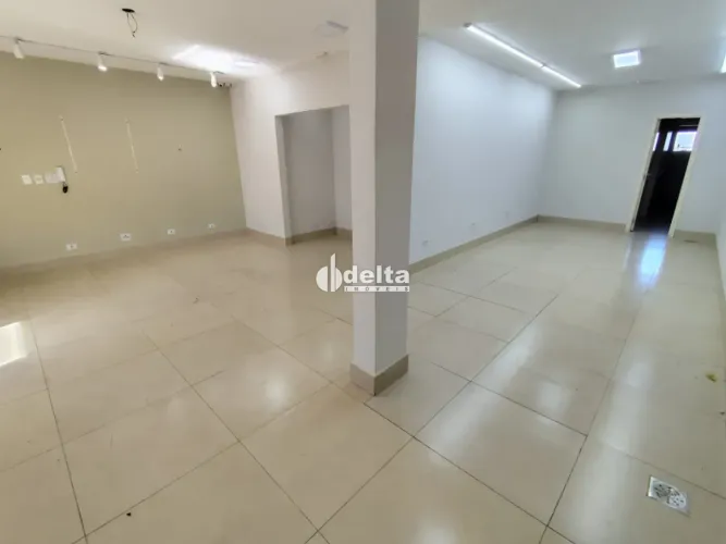 Loja disponível para locação no bairro Luizote de Freitas em Uberlândia-MG