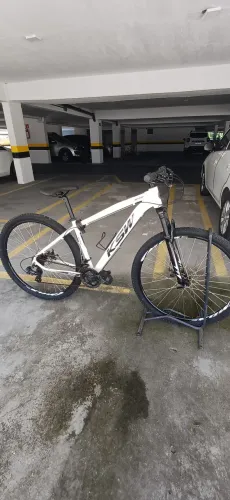 Bicicleta mountain bike 24 marchas aro 29