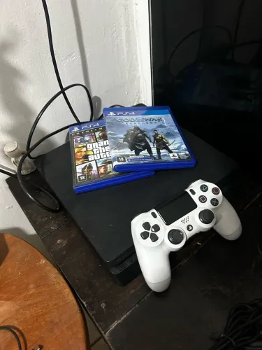 PS4 SLIM 1 TB +2 controles/1 personalizado
